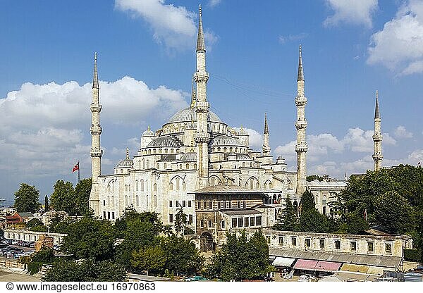 Istanbul  Provinz Istanbul  Türkei. Die Sultan-Ahmet- oder Sultanahmet-Moschee  auch bekannt als Blaue Moschee. Die Moschee ist Teil der historischen Bereiche von Istanbul  die zum UNESCO-Weltkulturerbe gehören.