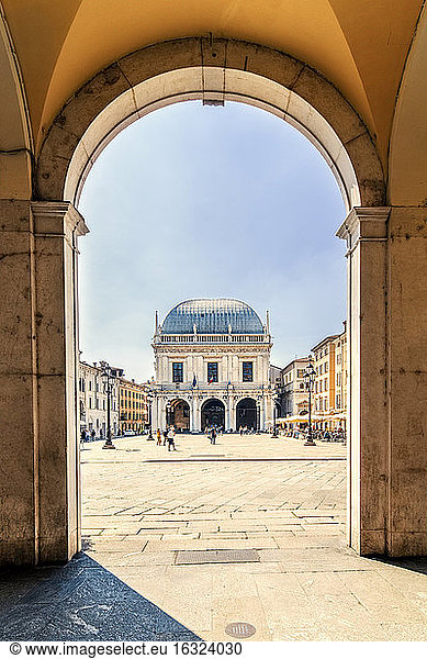 Italien  Brescia  Blick auf den Palazzo della Loggia an der Piazza della Loggia