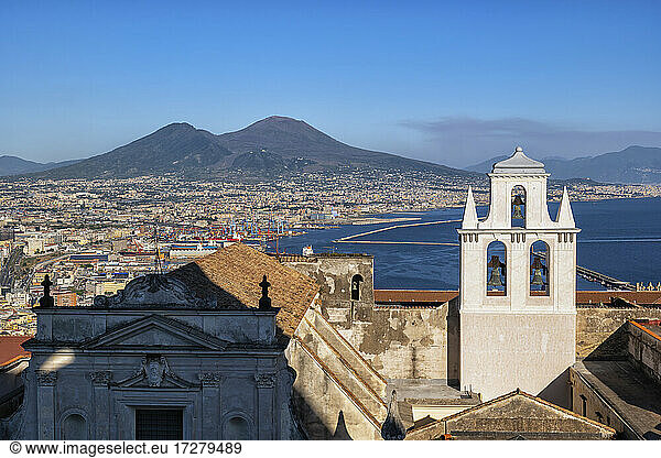 Italien  Kampanien  Neapel  Museum Certosa di San Martino mit dem Vesuv im Hintergrund