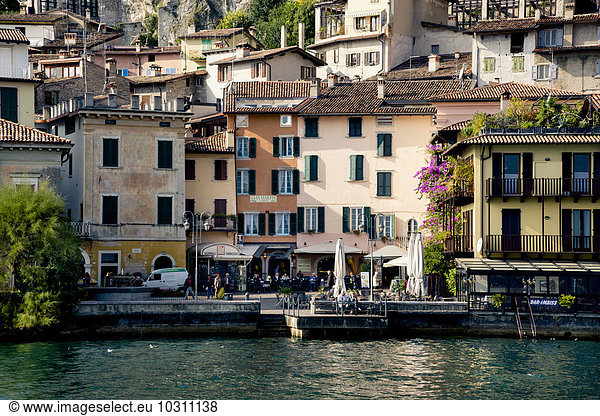 Italien  Lombardei  Brecia  Limone sul Garda  Blick auf die Stadt