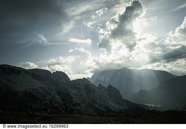 Italien  Provinz Belluno  Venetien  Auronzo di Cadore  Drei Zinnen  Wolkenlandschaften