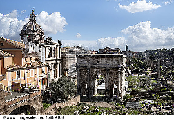 Italien  Rom  Römisches Forum und Septimius-Severus-Bogen