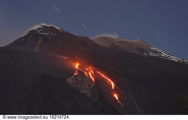 Italien  Sizilien  Lavastrom vom Vulkan Ätna