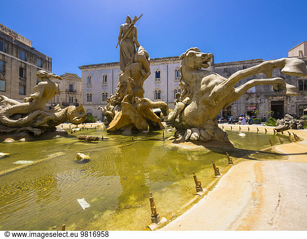 Italien  Sizilien  Siracusa  Brunnen von Artemis