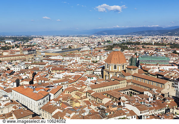 Italien  Toskana  Florenz  Blick auf Cattedrale di Santa Maria del Fiore und Basilika di San Lorenzo