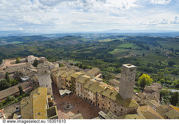 Italien  Toskana  San Gimignano  Blick auf die Stadt von oben