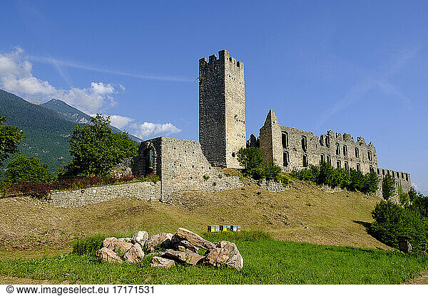 Italien  Trentino  Spormaggiore  Ruinen von Castel Belfort