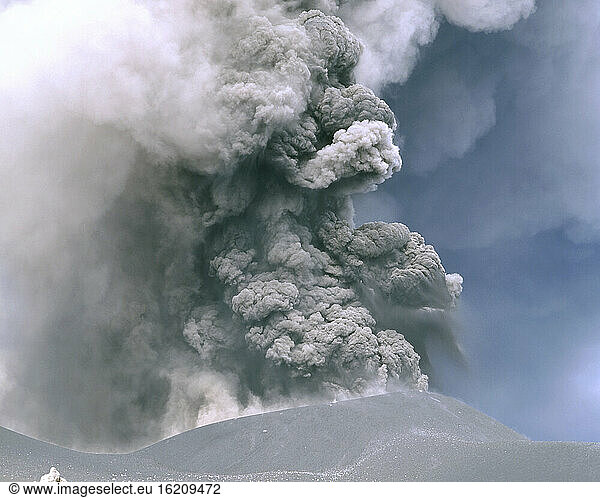 Italy  Aetna  volcanic eruption