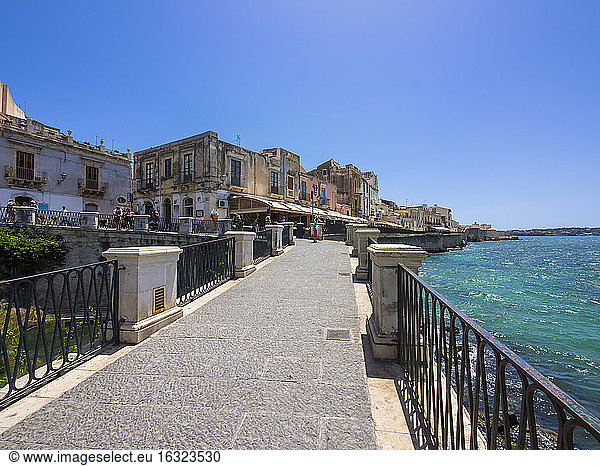 Italy  Sicily  Siracusa  restaurants on the beach promenade of the old town