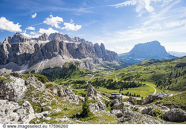 Italy  South Tyrol  Scenic view of Langkofel Group in summer