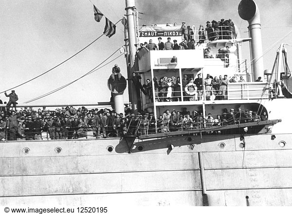 Jüdische Flüchtlinge an Bord der Atzmaut  1949. Künstler: Unbekannt