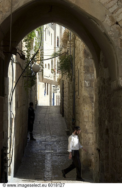 Jüdischer Mann in Tracht  alte Walled Stadt  Jerusalem  Israel  Naher Osten