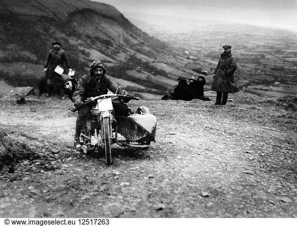 Jack Thomas fährt auf einer Norton bei der South Wales Trial 1921. Künstler: Unbekannt