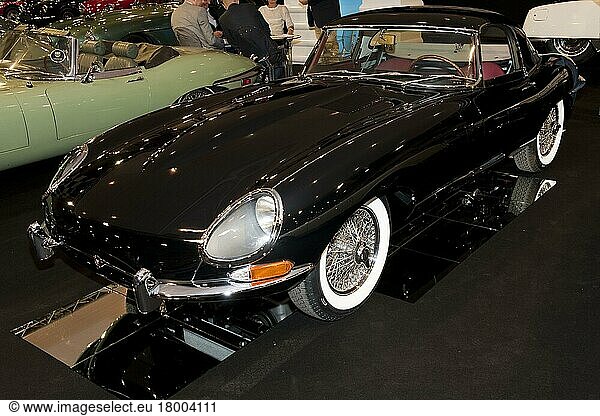 Jaguar E-Type  Sixties  cult car  British car legend