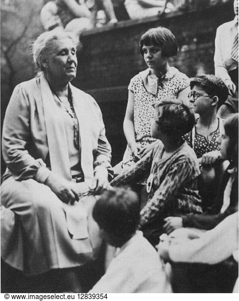 JANE ADDAMS (1860-1935). American social worker and cofounder of Hull House in Chicago. First American woman to receive Nobel Peace Prize.