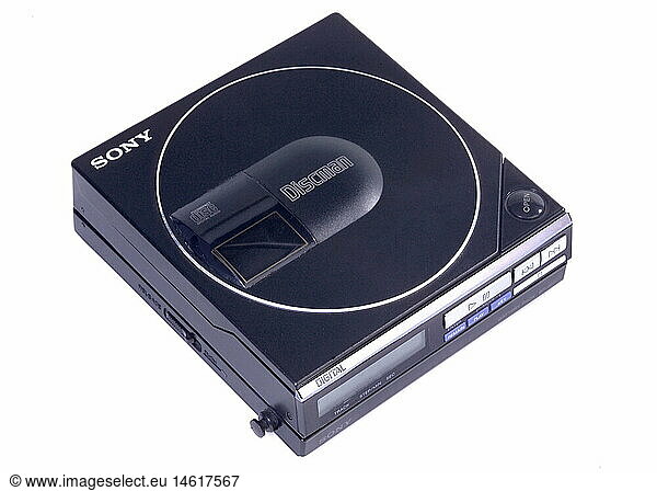Japan  1984  erster tragbarer CD-Spieler der Welt  Sony  Discman  Modell D 50  Compact Disc  CD  CD-Spieler  CD Player  CD-Player  Erfindung  Made in Japan  japanisch  80er Jahre