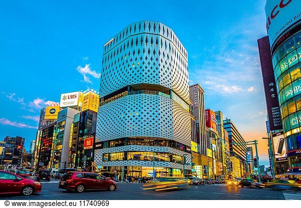 Japan  Tokyo City  Ginza area  Chuo and Harumi Avenues crossing.