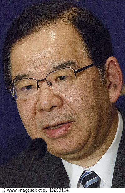 Japanese Communist Party leader Kazuo Shii speaks during a news conference at The Foreign Correspondents' Club of Japan (FCCJ) on April 18  2018  Tokyo  Japan. Shii spoke about the summit meeting between North and South Korea on April 27  and other summit expected between the US and North Korean by the end of May. The leader of the Japanese Communist Party said that the primary goal of the negotiations should be the peace and the denuclearization of the Korean Peninsula. Meanwhile  South Korean media reported that the North and South Korea are preparing to announce officially the end of the 1950-53 Korean War during a summit next week.