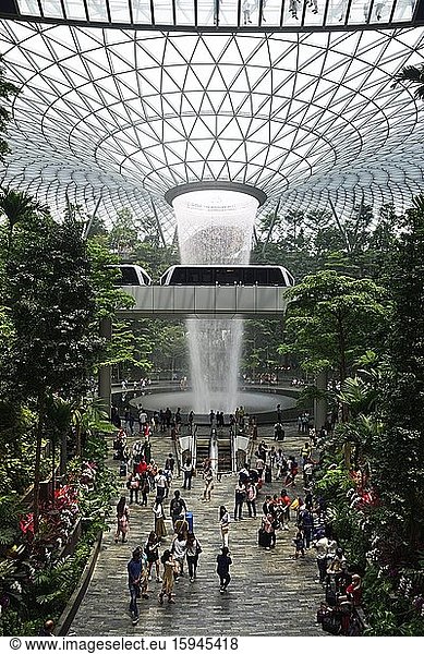 Jewel Indoor-Wasserfall  Changi Airport  Singapur  Asien