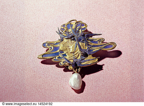 jewellery  brooch  by Rene Lalique (1860 - 1945)  gold  enamel  pearl  height with pearl 7 cm  Paris  France  1901