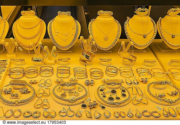 Jewellery displays in a jewellery shop on the Ponte Vecchio  Florence  Tuscany  Italy  Europe