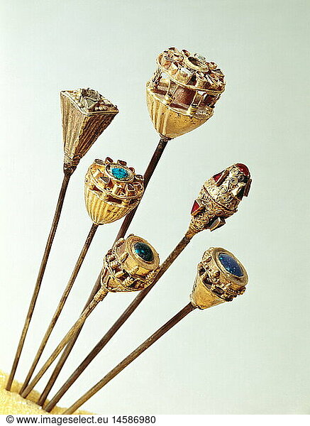jewellery  hairpins  Frankish  7th century  Rheinisches Landesmuseum  Bonn  Germany