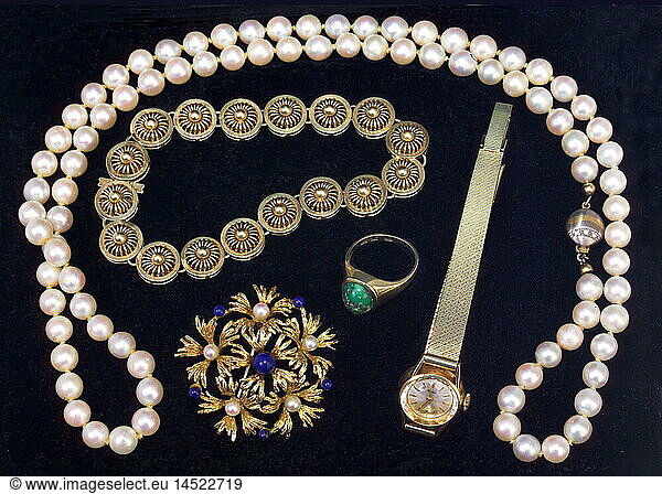 jewelry  gold jewellery  piece of jewellery: lady's watch  pearl necklace  culture pearl  necklet  bracelet  gold chain  brooch  Germany  20th century  historic  historical  ladies' watch  pearl  necklace  pearl necklet  pearls  necklaces  pearl necklets  precious  luxury goods  family jewels  heirloom  pawnshop  pawnshops  richness  assets  loot  fail find a buyer for the loot  item of value  object of value  items of value  objects of value  valuables  wristwatch  wrist watch  wristwatches  wrist watches