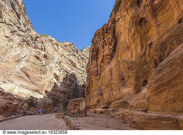 Jordanien  Petra  Eingang des Siq