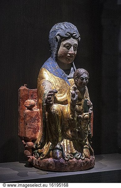 Jungfrau mit Kind aus Lastiesas Bajas  romanisch  12. Jahrhundert  polychromes Holz  stammt aus der Pfarrkirche von Lastiesas Bajas  Diözesanmuseum Jaca  Huesca  Spanien.