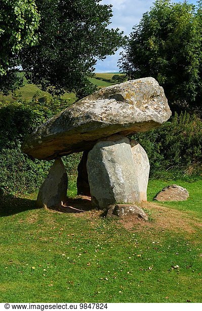 Jungsteinzeit Neolithikum Spätsteinzeit Zeit Hünengrab Begräbnis Wales