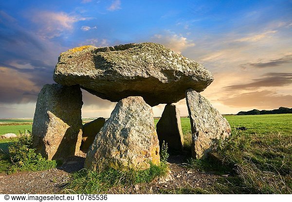 Jungsteinzeit Neolithikum Spätsteinzeit Zimmer Begräbnis Hünengrab alt Wales Jahr
