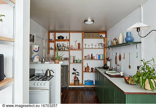 Küche in einem eklektischen Home-Office-Studio