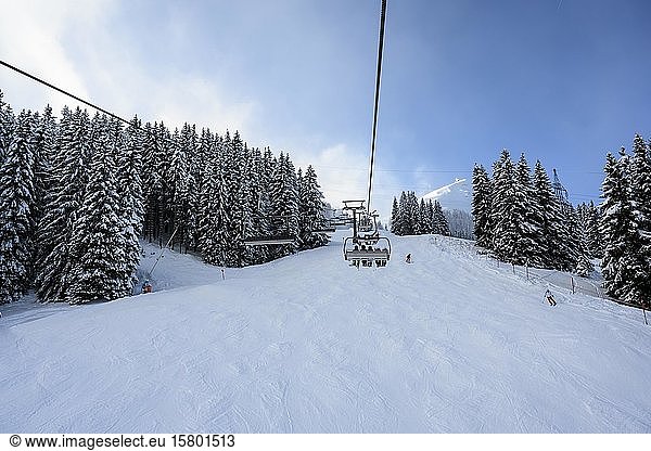 Kälbersalven lift  chair lift in the SkiWelt ski area Wilder Kaiser Brixental  Brixen im Thale  Tyrol  Austria  Europe
