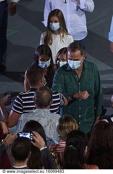 König Felipe VI. von Spanien  Königin Letizia von Spanien  Kronprinzessin Leonor und Prinzessin Sofia nehmen an der Eröffnung des 66. Internationalen Festivals für Klassisches Theater in Merida teil. Aufführung von Ant?gona im Römischen Theater am 22. Juli 2020 in Merida  Spanien