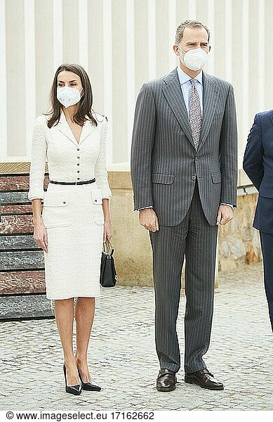 König Felipe VI. von Spanien und Königin Letizia von Spanien bei der Eröffnung des Helga de Alvear Museums für zeitgenössische Kunst am 25. Februar 2021 in Caceres  Spanien