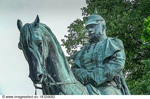 Kaiser Wilhelm I equestrian monument  Planten un Blomen ramparts  Hamburg  Germany  Europe
