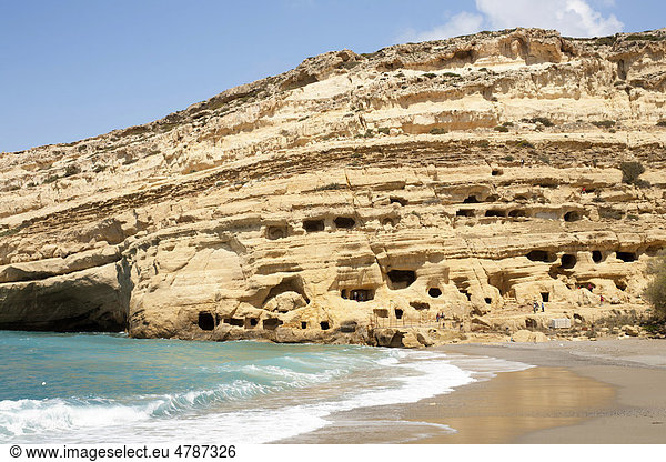 Kalksteinhöhlen am Strand von Matala  Kreta  Griechenland  Europa
