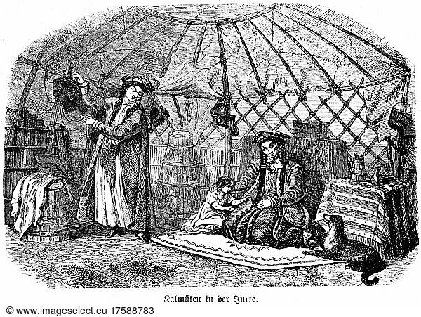 Kalmücken in Jurte  Frauen  Kind  wohnen  Innenansicht  Tisch  Teppich  Hund  west mongolisches Volk  russische Republik Kalmückien  historische Illustration 1885