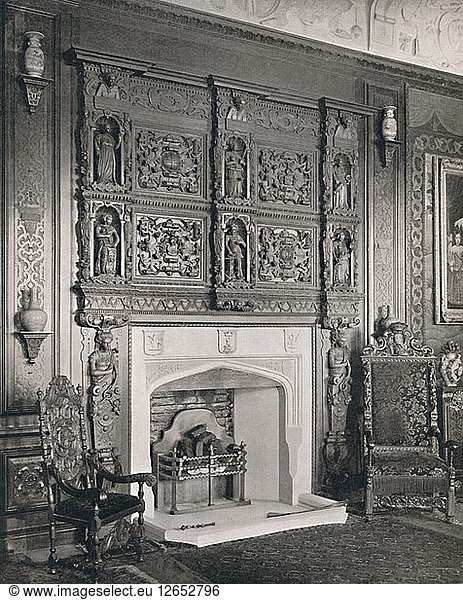 Kaminaufsatz im King William Drawing Room  Castle Ashby  1927. Künstler: Unbekannt.