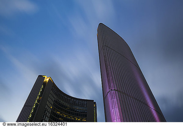 Kanada  Ontario  Toronto  New City Hall  Langzeitbelichtung  Wolken