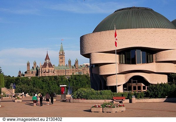 Kanada  Quebec  Gatineau  Museum of Civilization  Hintergrund Ottawa  Parlament