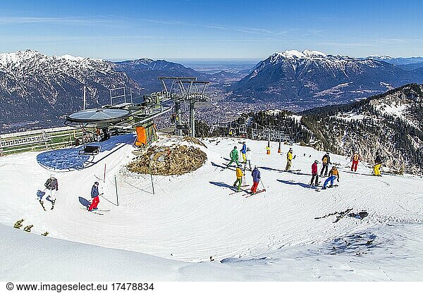 Kandahar Express mountain station  Garmsich Classic ski area  Garmisch-Partenkirchen  Upper Bavaria  Germany  Europe