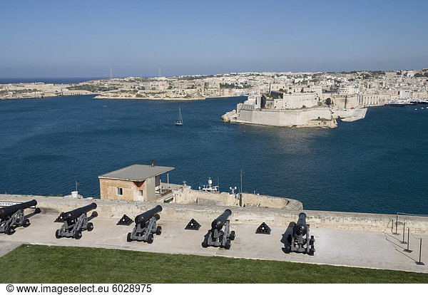 Kanone in Barracca Gärten  Fort St. Angelo in das Wasser  Valletta  Malta  Mittelmeer  Europa