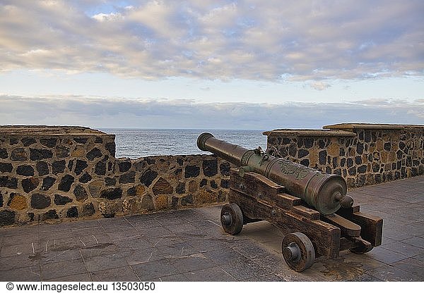 Kanone in Fort Bateria de Santa Barbara  Puerto de la Cruz  Teneriffa  Kanarische Inseln  Spanien  Europa