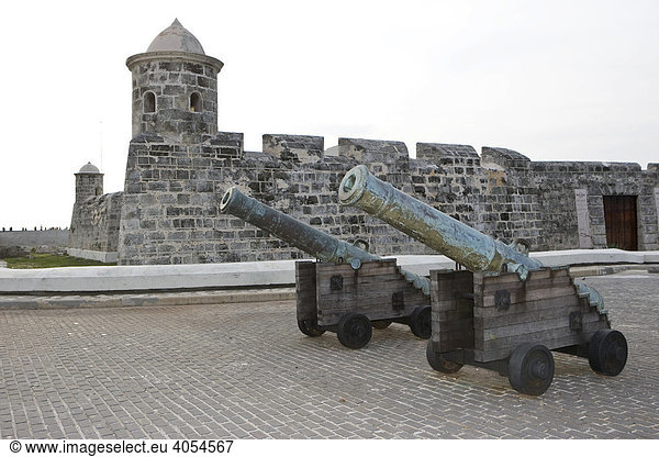 Kanonen am Castillo de la Punta  Havanna  Kuba  Cuba  Karibik