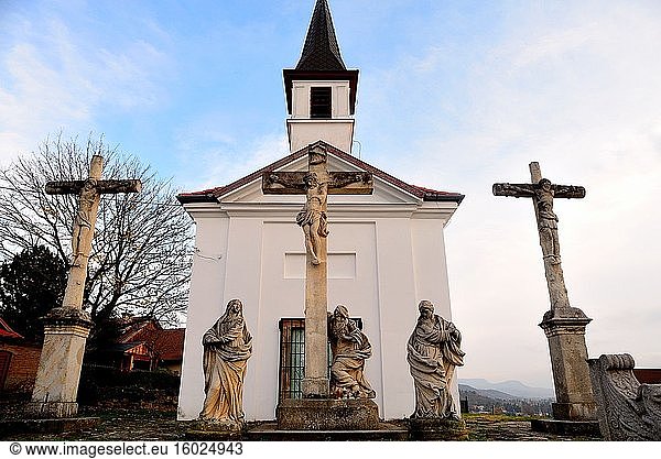 Kapelle auf einem Hügel in Esztergom  Ungarn.