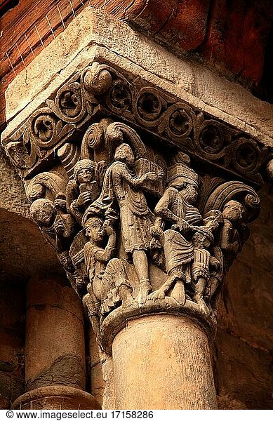 Kapitelle in der Südtür der Kathedrale von Jaca  König David mit Musikerkapital. Huesca.