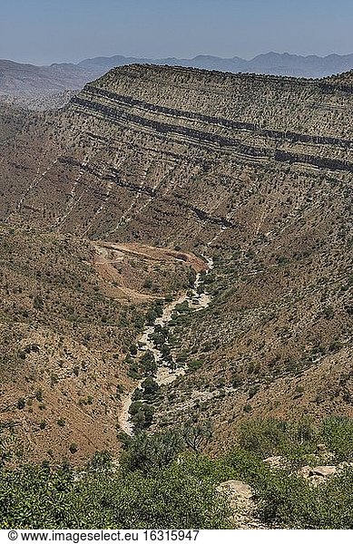 Karge Berglandschaft  Weg in die Danakil-Senke  Äthiopien  Afrika