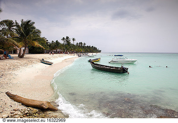 Karibik  Dominikanische Republik  Strand auf der Insel Saona