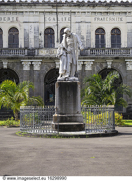 Karibik  Martinique  Fort de France  Schoelcher-Denkmal